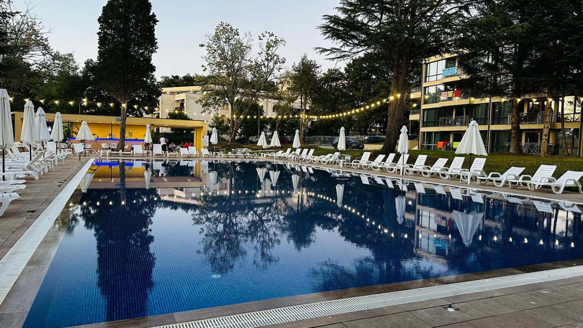 Queen Nelly Park 4*