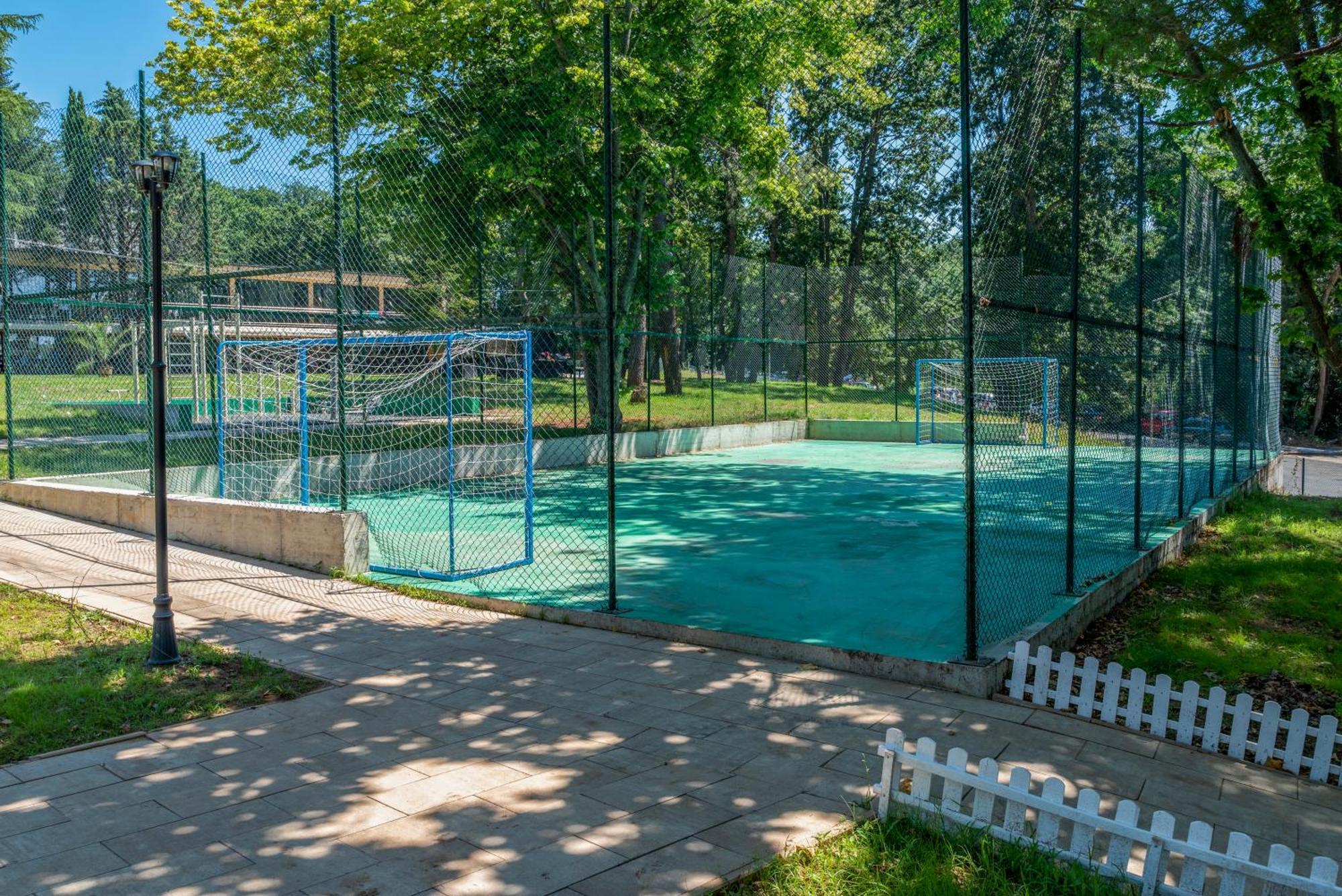 Queen Nelly Park Готель Китен