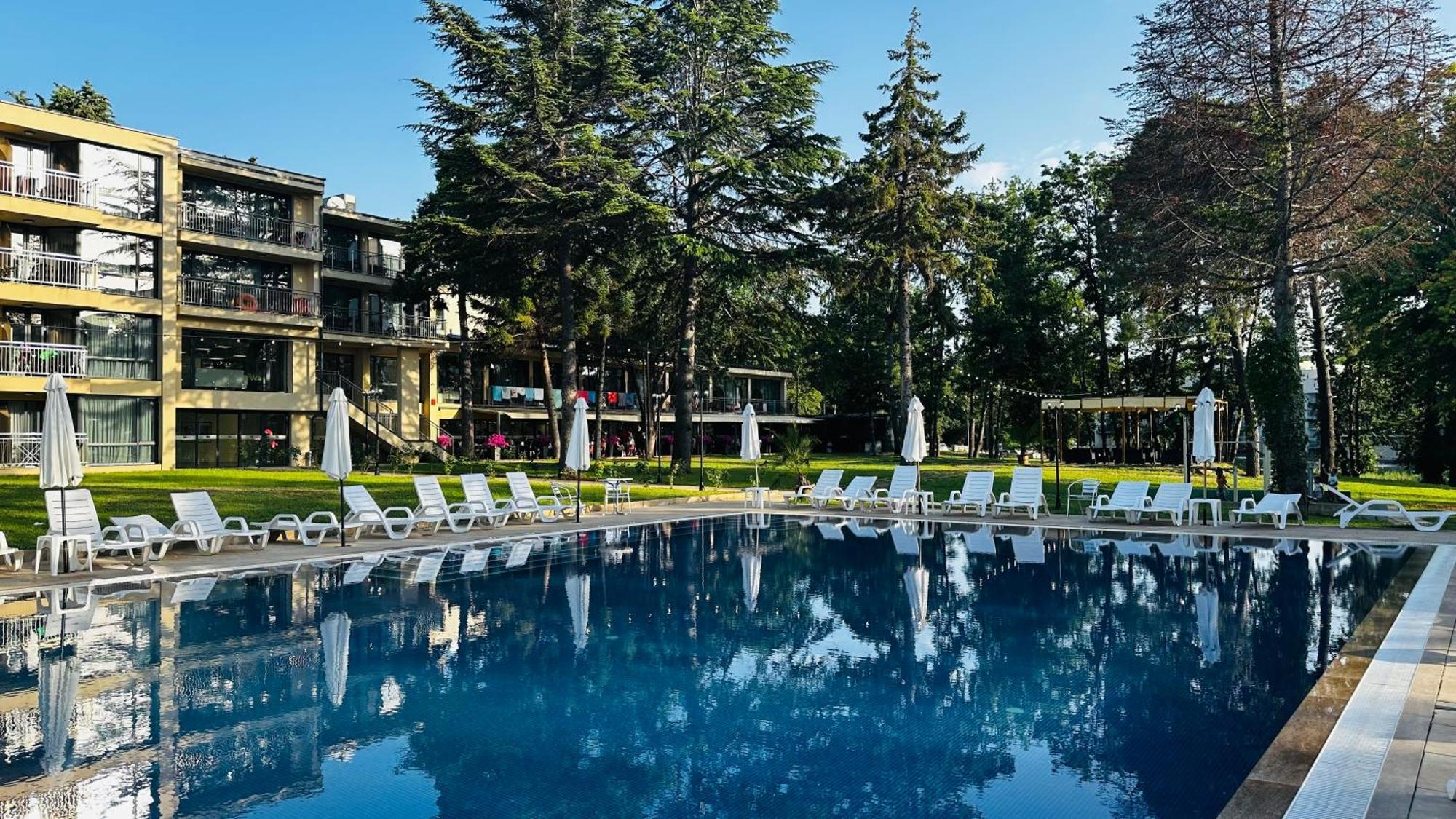 Queen Nelly Park Готель 4*