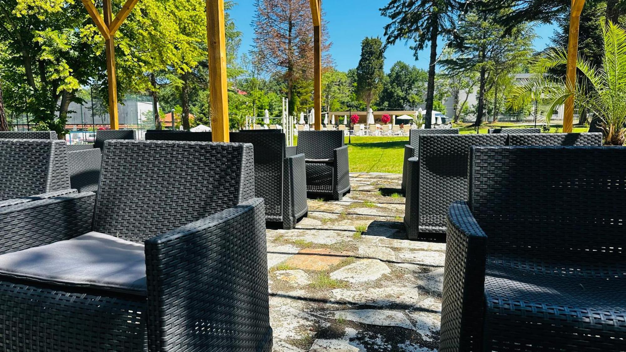 Готель Queen Nelly Park 4*