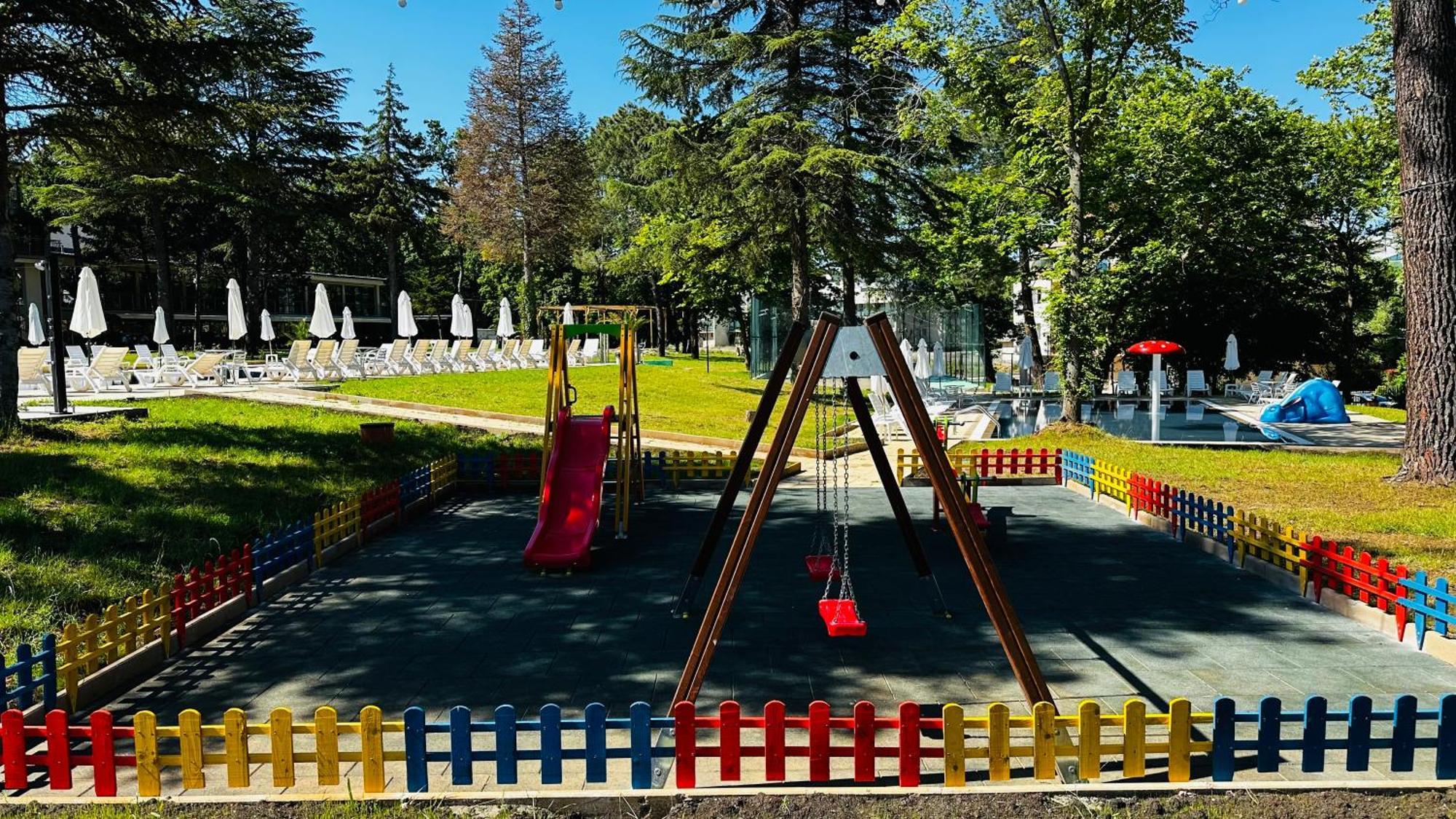 Queen Nelly Park Готель Китен